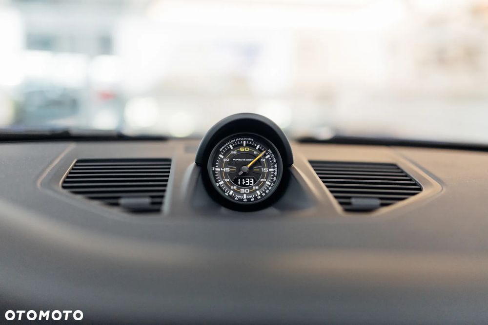 Porsche 911 GT3 Touring PDK - 29