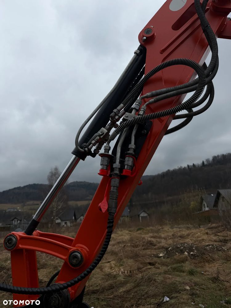 Kubota U35. koparka 3,7 tony. 2016 rok. 2000 mtg! Łyżka skarpowa Hydraulicznie uchylna. 3sekcje Hydrauliczne. zamki na tłokach. Jak nówka sztuka. Zadbana zero zużycia. Z gospodarstwa Norweskiego. Zmiana łyżek Hydrauliczna. LENHOFF. Zero luzów wycieków. Szybka wolna jazda. Gąski perfekt stan. OKAZJA TANIO - 9