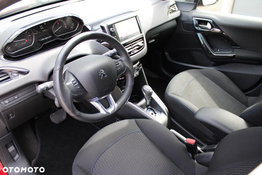 Peugeot 208 - 9