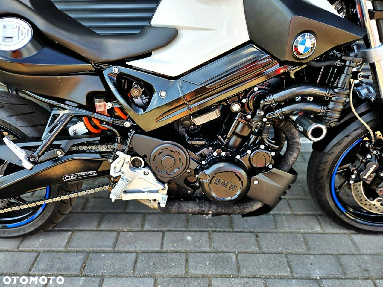 BMW F - 16
