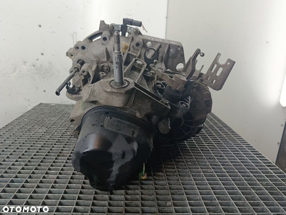 SKRZYNIA BIEGÓW MANUALNA 5 RENAULT MEGANE II JH3 1.6 16V - 4
