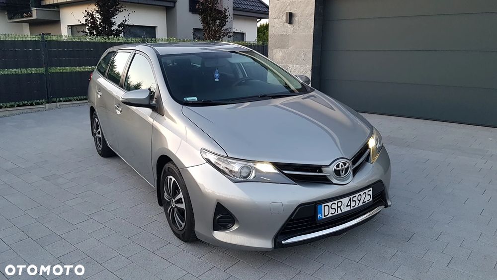 Toyota Auris 1.4 D-4D Comfort - 2