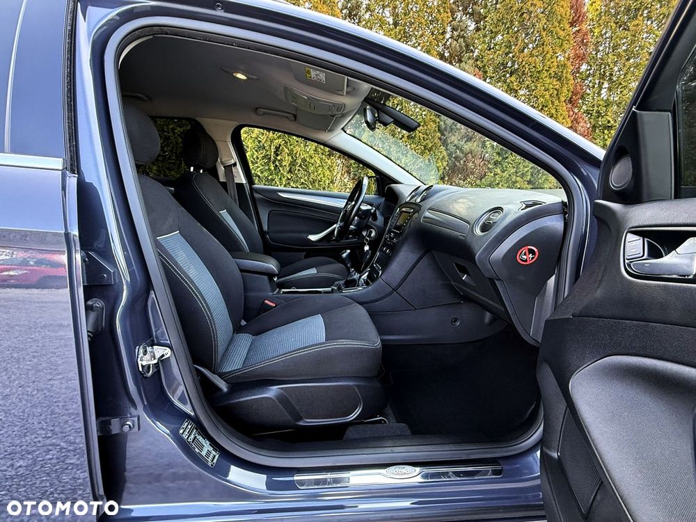 Ford Mondeo - 33