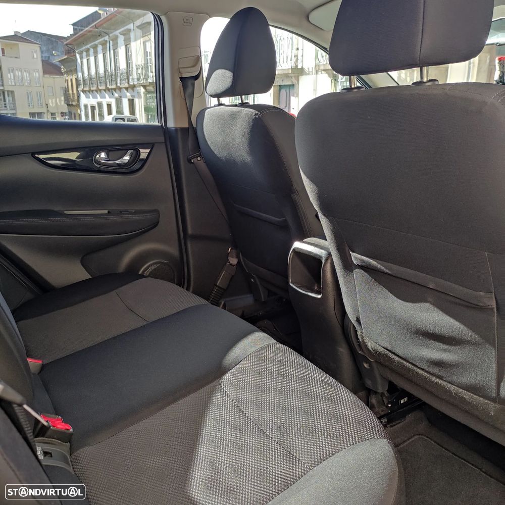 Nissan Qashqai 1.5 dCi N-Connecta - 6
