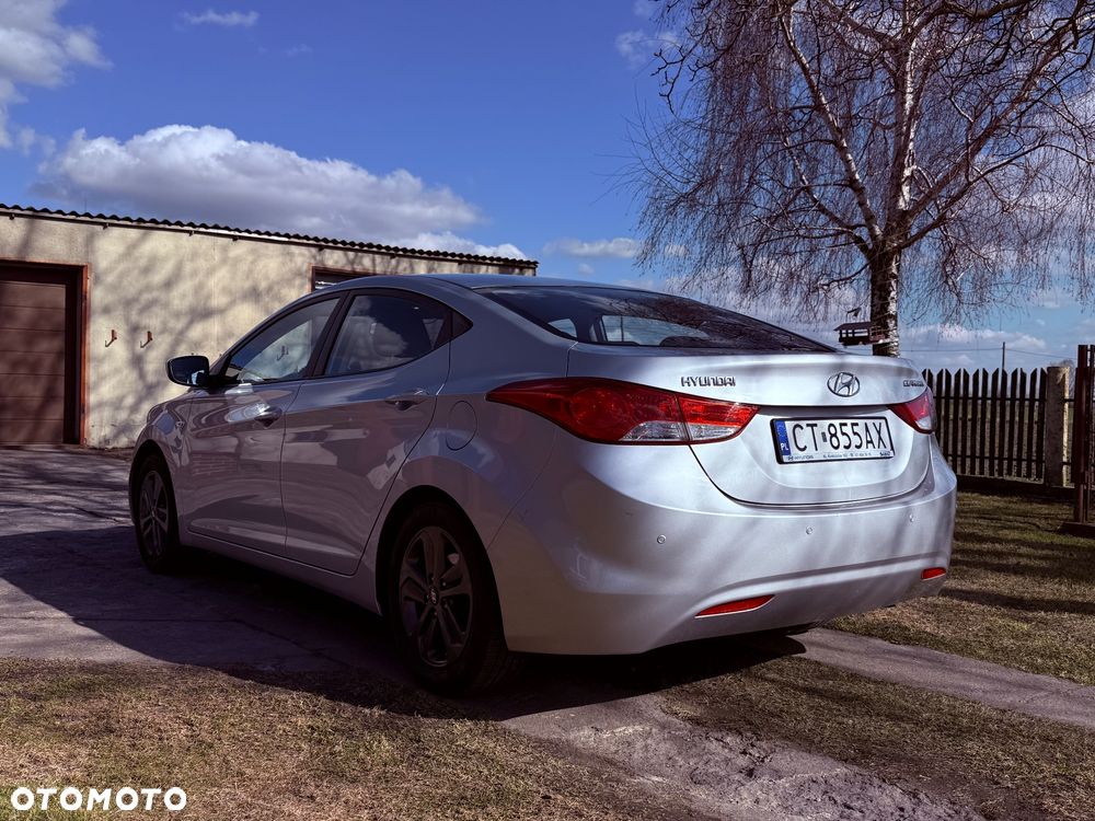 Hyundai Elantra 1.6 Comfort - 5