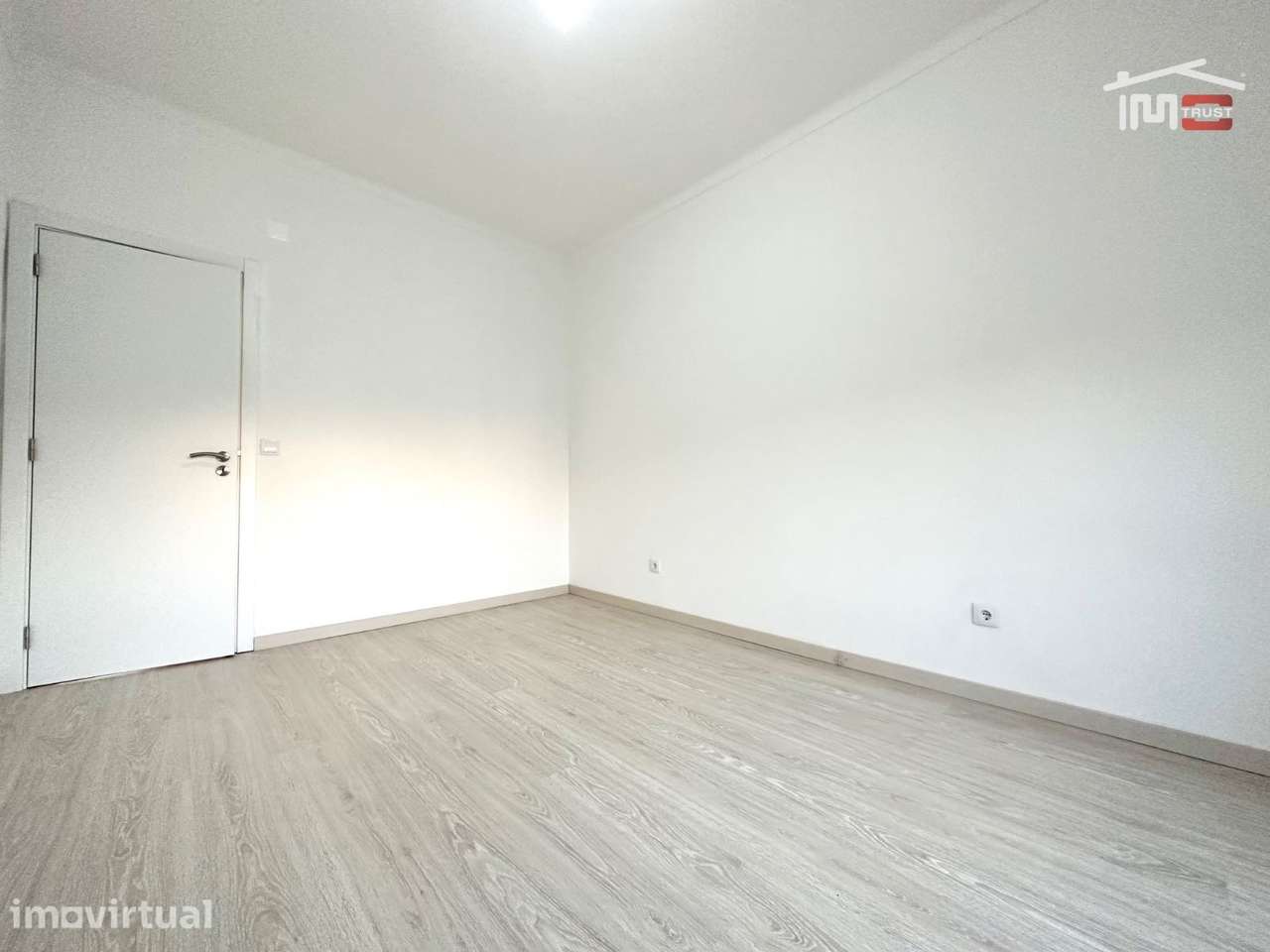 Apartamento T1 Totalmente Remodelado - Grande imagem: 2/14