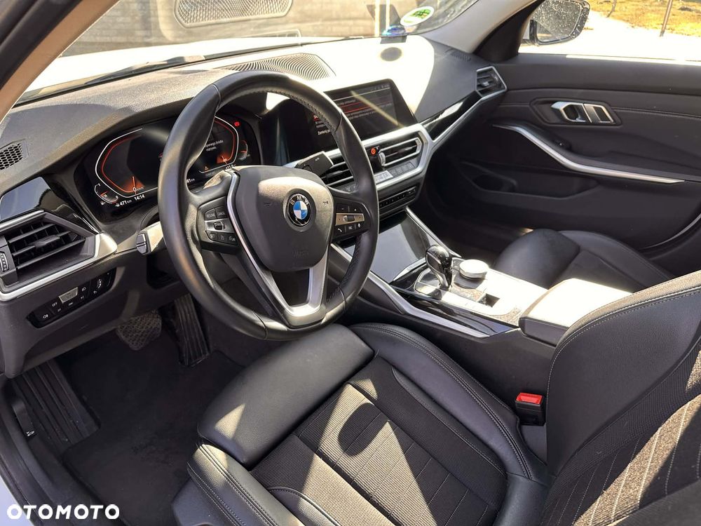 BMW Seria 3 318i - 3