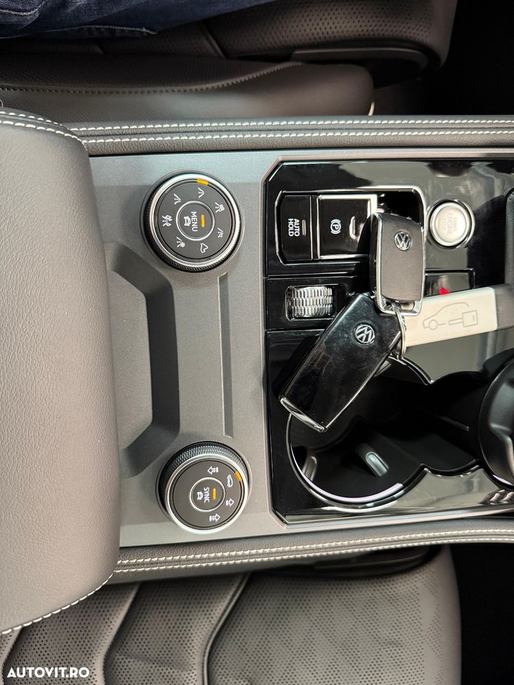 Volkswagen Touareg V6 TDI 4MOTION Elegance - 22