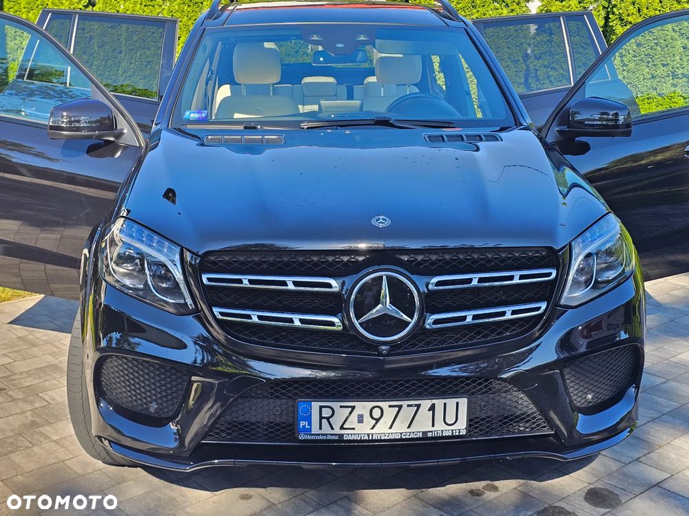 Mercedes-Benz GLS - 1