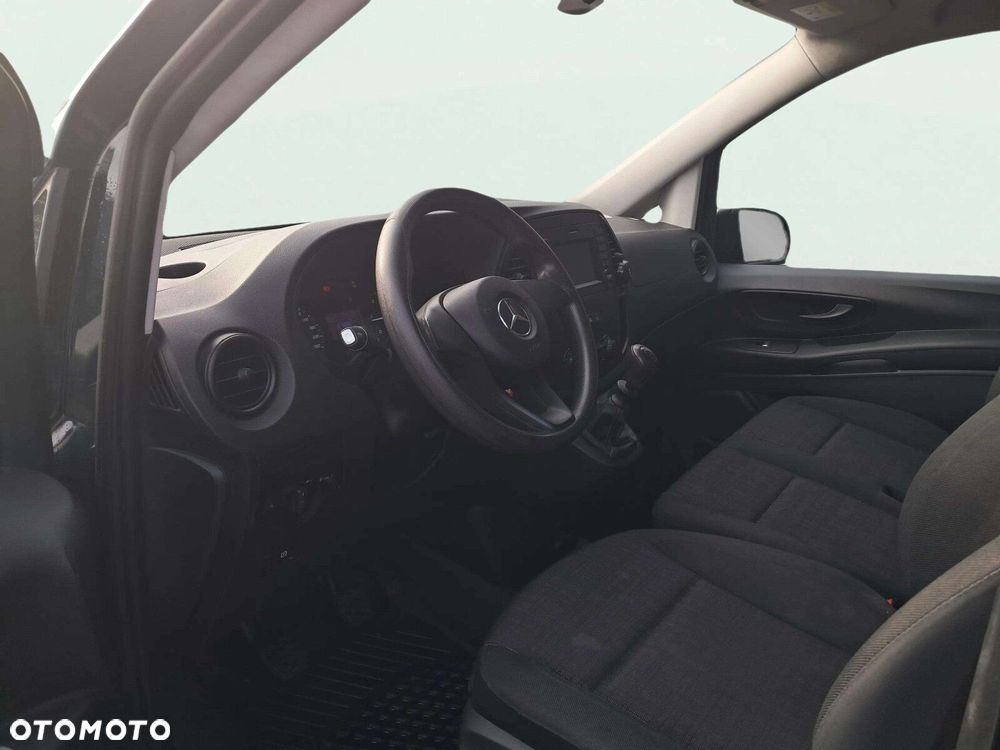 Mercedes-Benz vito . - 9