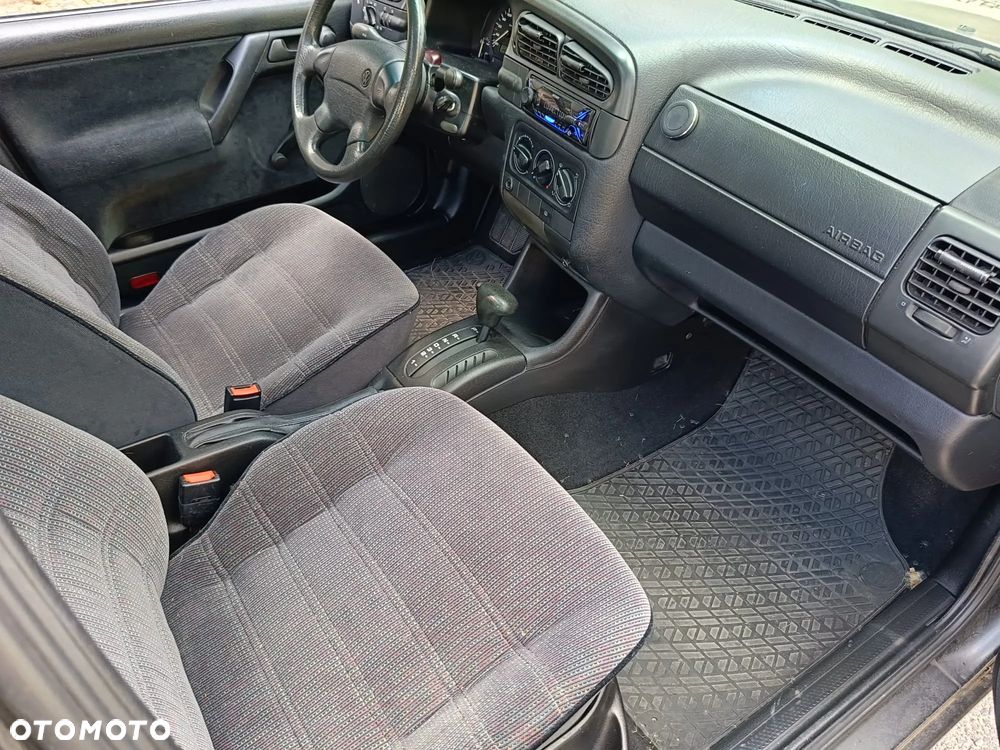Volkswagen Vento - 6