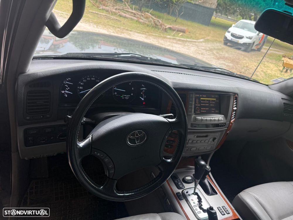Toyota HDJ - 13