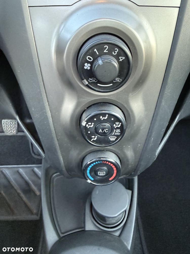 Toyota Yaris 1.0 VVT-i Cool - 32
