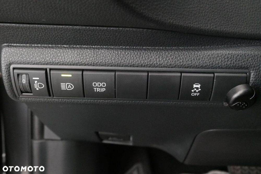 Toyota Corolla 1.8 Hybrid Comfort - 28