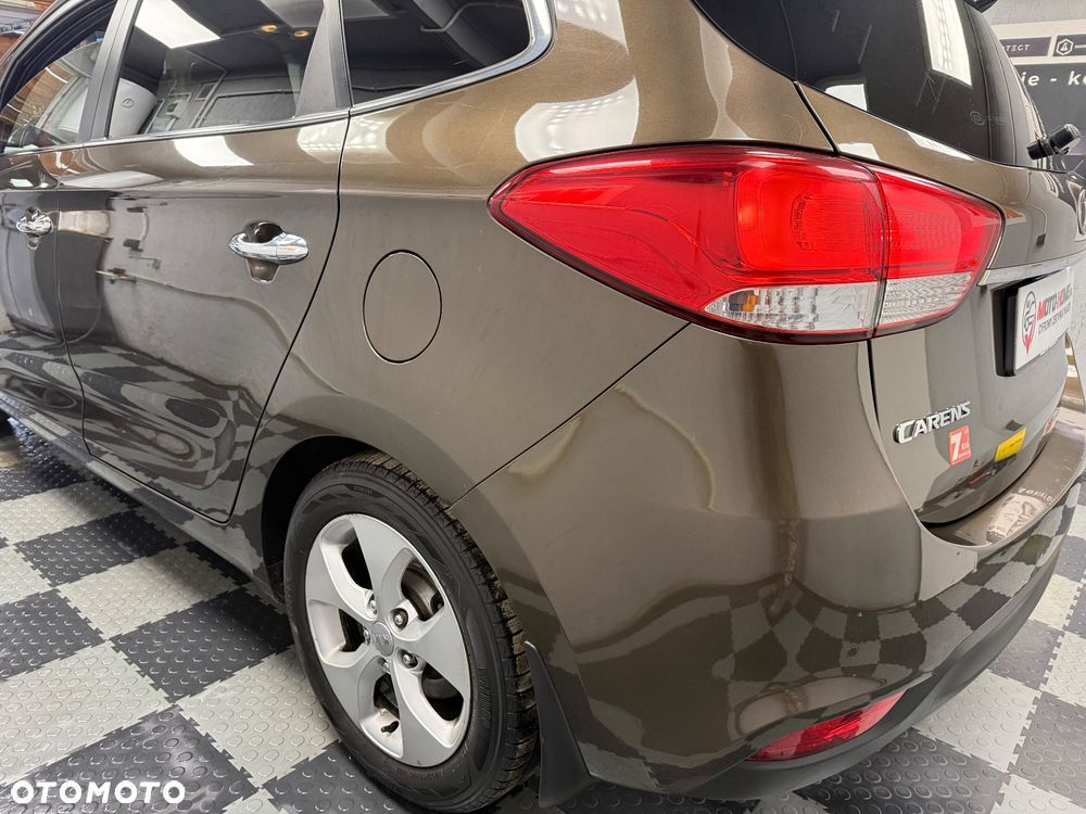 Kia Carens - 22