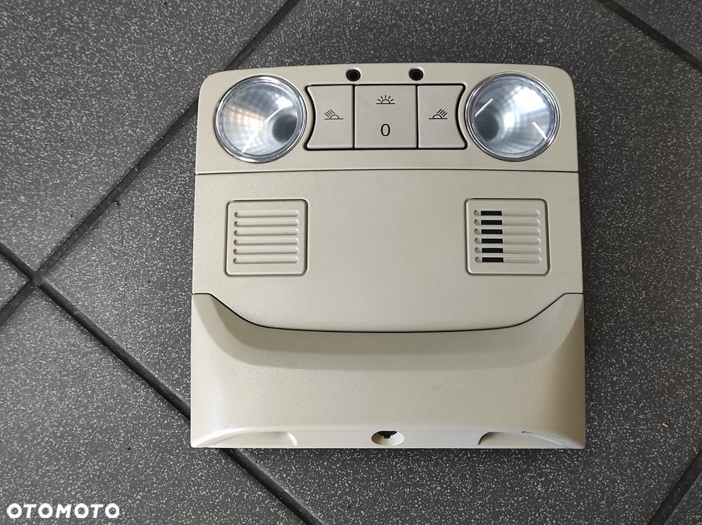 SKODA SUPERB 2 LAMPKA PODSUFITKI OŚWIETLENIE WNĘTRZA AMBIENTE 3T0947105H WYSYŁKA !!!!! - 1