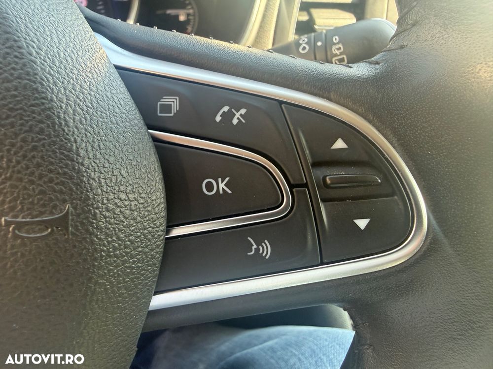 Renault Megane TCE GPF Life - 27