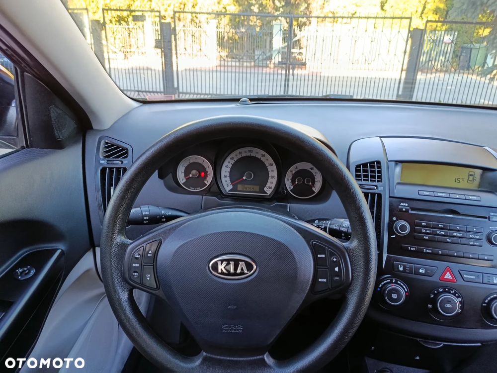 Kia Ceed 1.4 CVVT LX - 27
