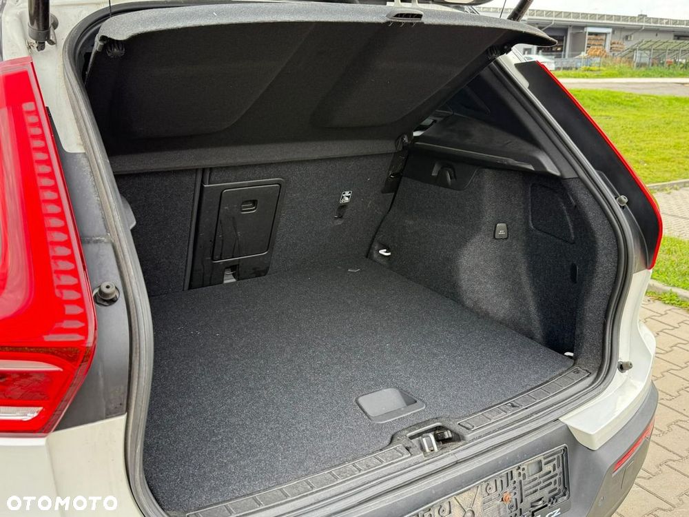 Volvo XC 40 B4 B AWD DKG RDesign - 15
