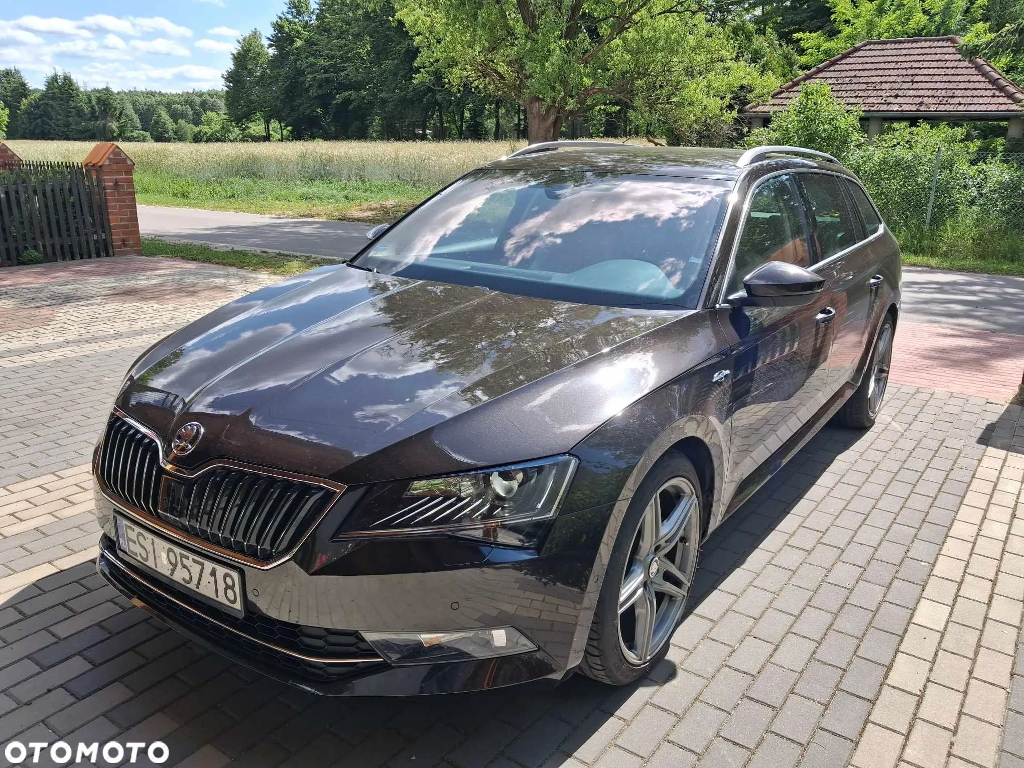Skoda Superb 2.0 TDI 4x4 L&K DSG - 1
