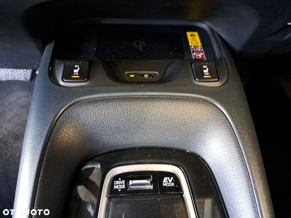 Toyota Corolla 1.8 Hybrid Comfort - 28