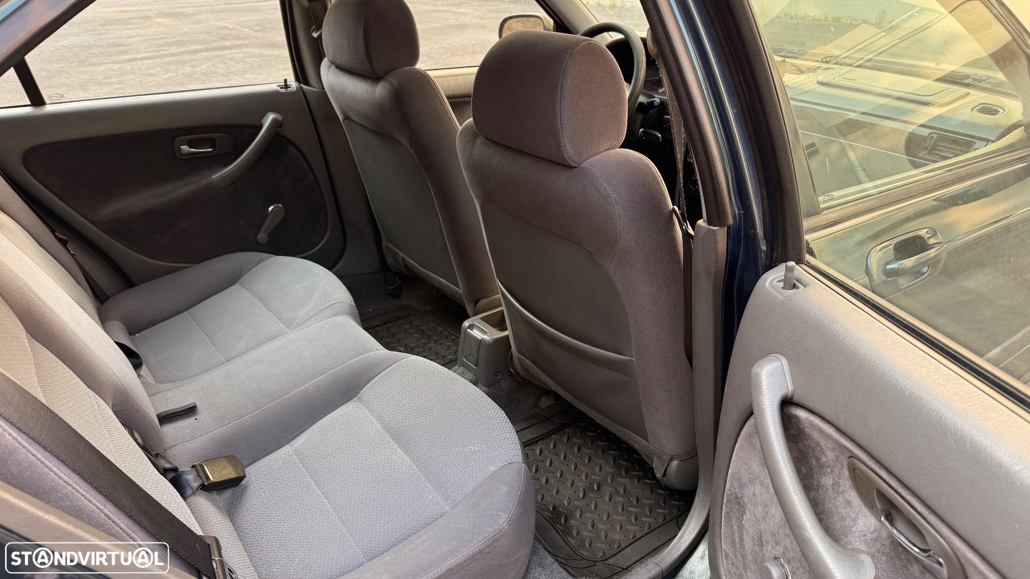 Honda Civic 1.4i S - 23