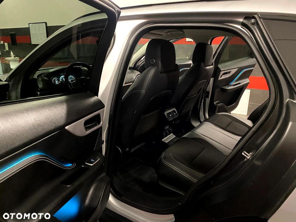 Jaguar F-Pace 20d AWD R-Sport - 22