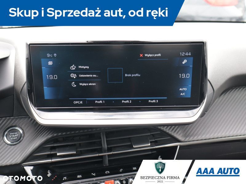 Peugeot 208 - 15