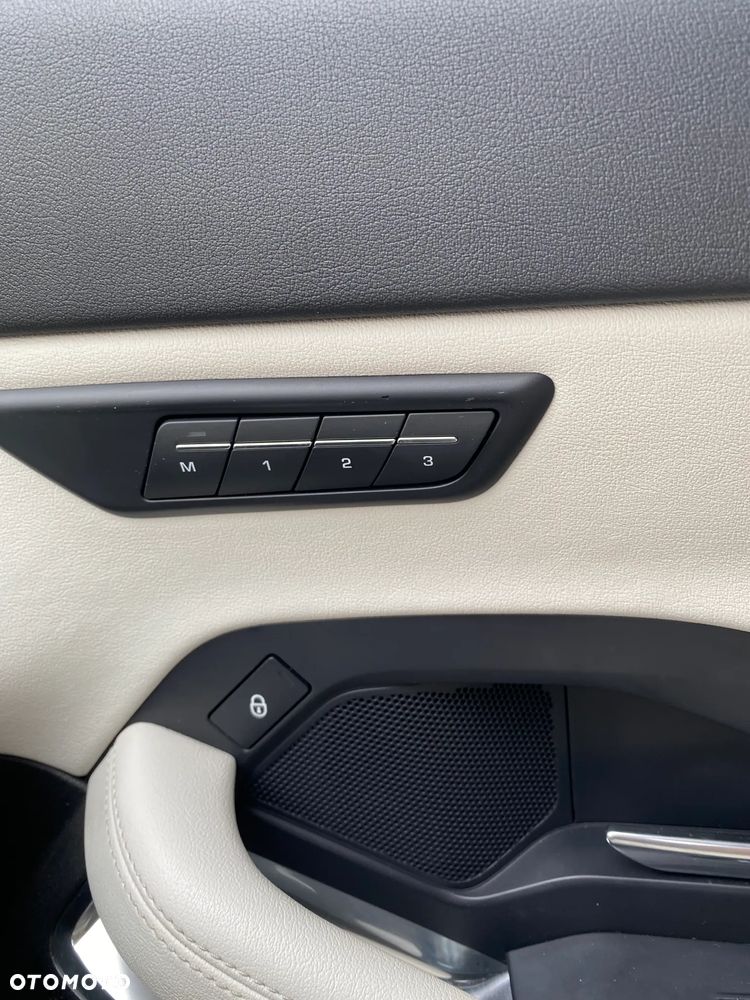 Jaguar E-Pace 2.0 i4D AWD - 24