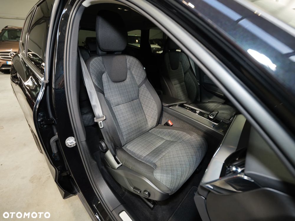 Volvo XC 60 B4 D AWD Core - 22