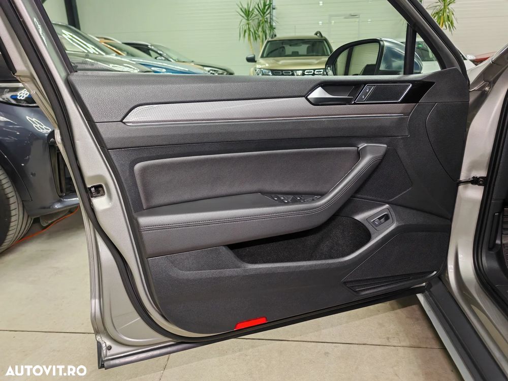 Volkswagen Passat Alltrack 2.0 TDI SCR 4Motion DSG (BMT) - 18