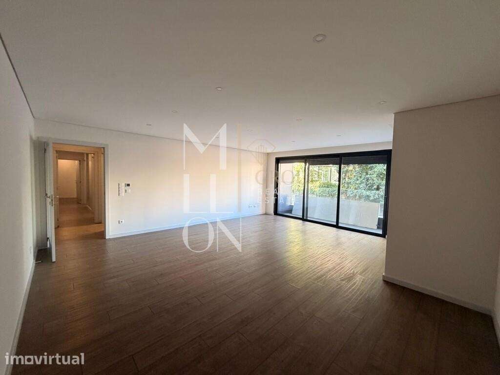 Apartamento T3 novo junto à Rotunda da Boavista/Porto - Grande imagem: 2/106
