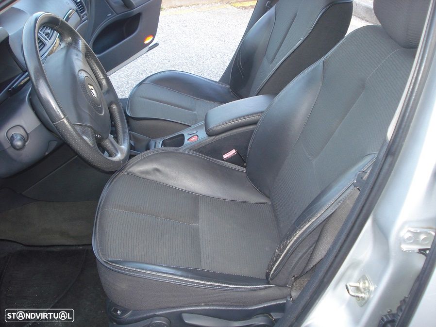 Renault Laguna Break 2.2 dCi FAP Privilege - 21