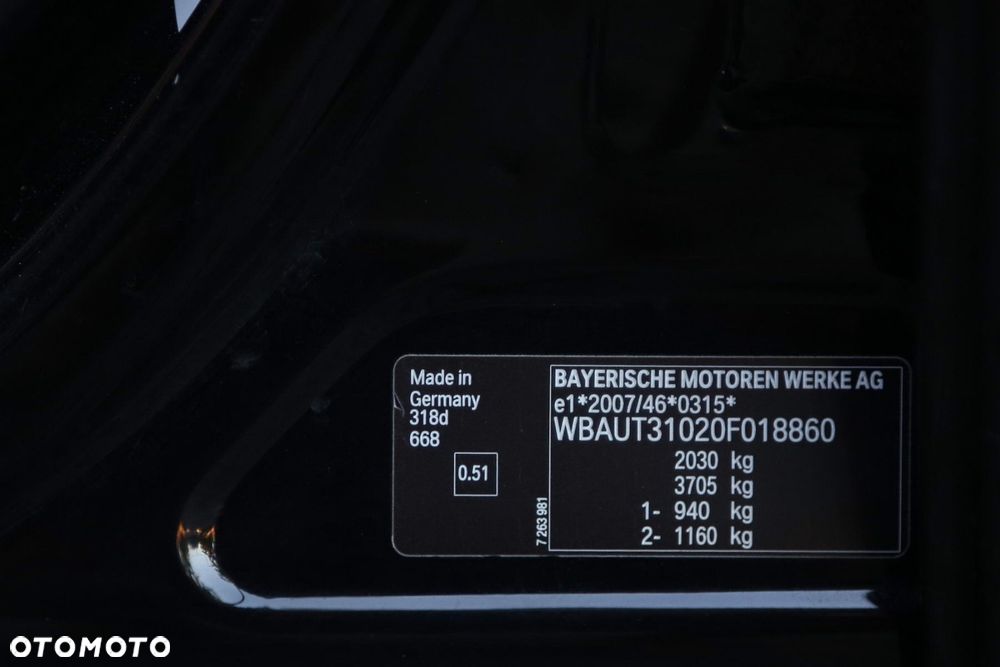 BMW Seria 3 318d DPF Touring - 37