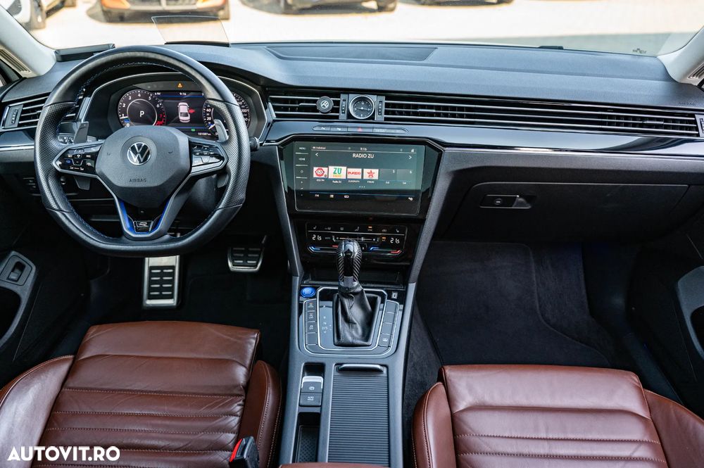 Volkswagen Passat - 11