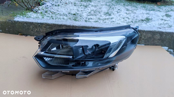 Opel Zafira D Life Vivaro 19- Lampa Przód Lewa Xenon