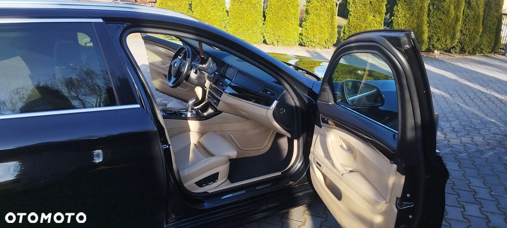 BMW Seria 5 530d xDrive Sport-Aut - 22