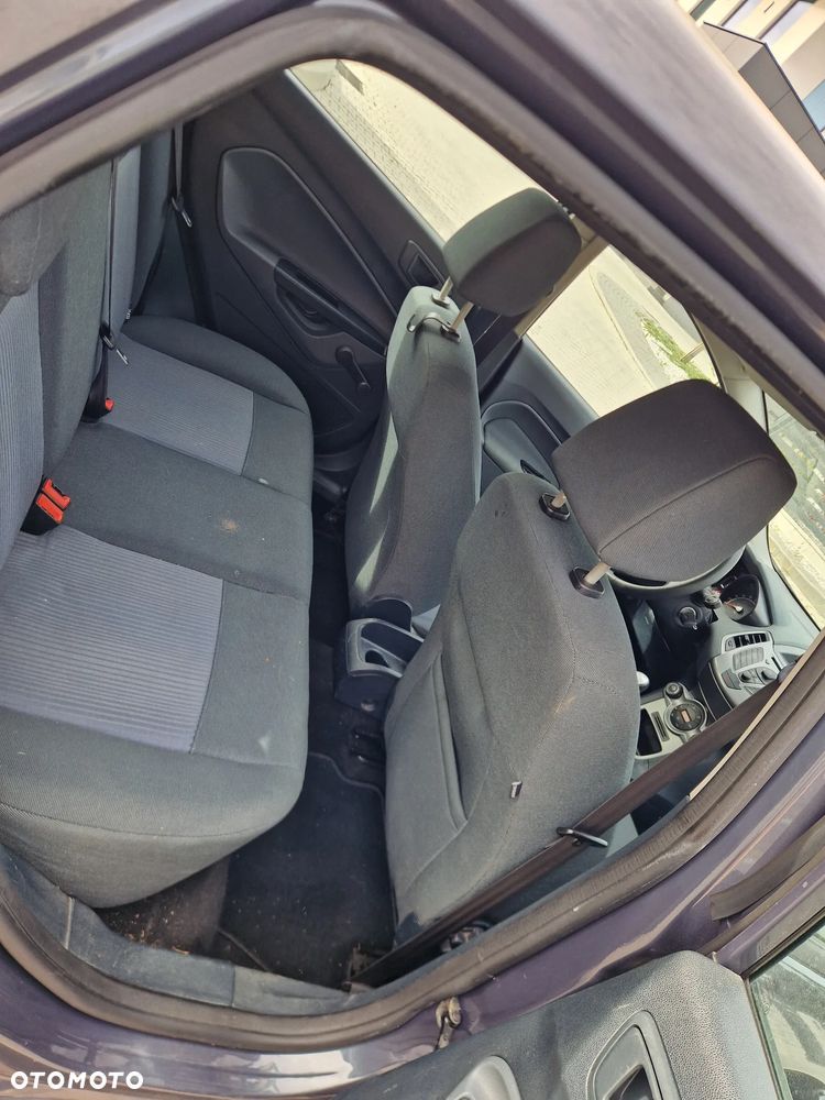 Ford Fiesta - 8