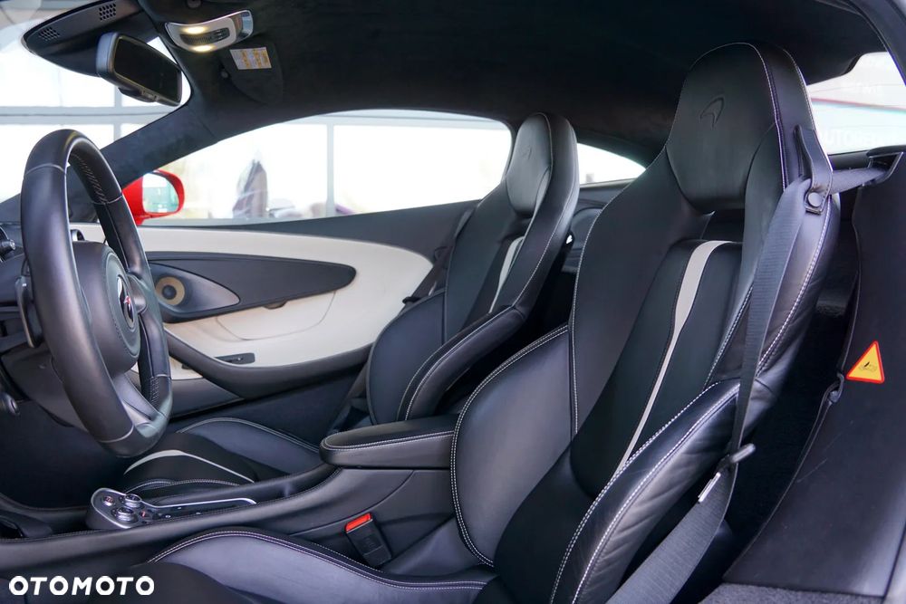 McLaren 570S Coupe - 24