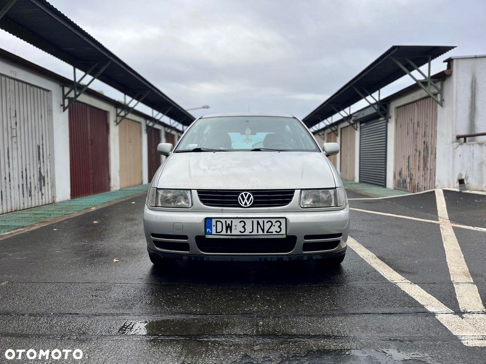 Volkswagen Polo - 2