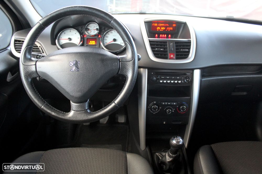 Peugeot 207 1.4 HDi Urban - 10