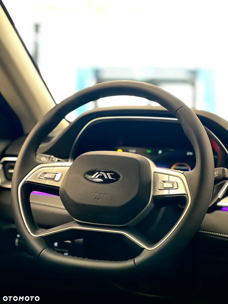 JAC J7 Plus CVT - 6
