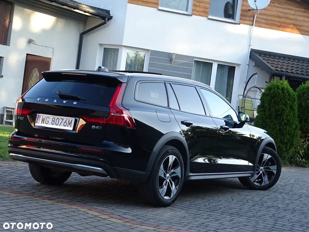 Volvo V60 Cross Country B4 D AWD Plus - 11