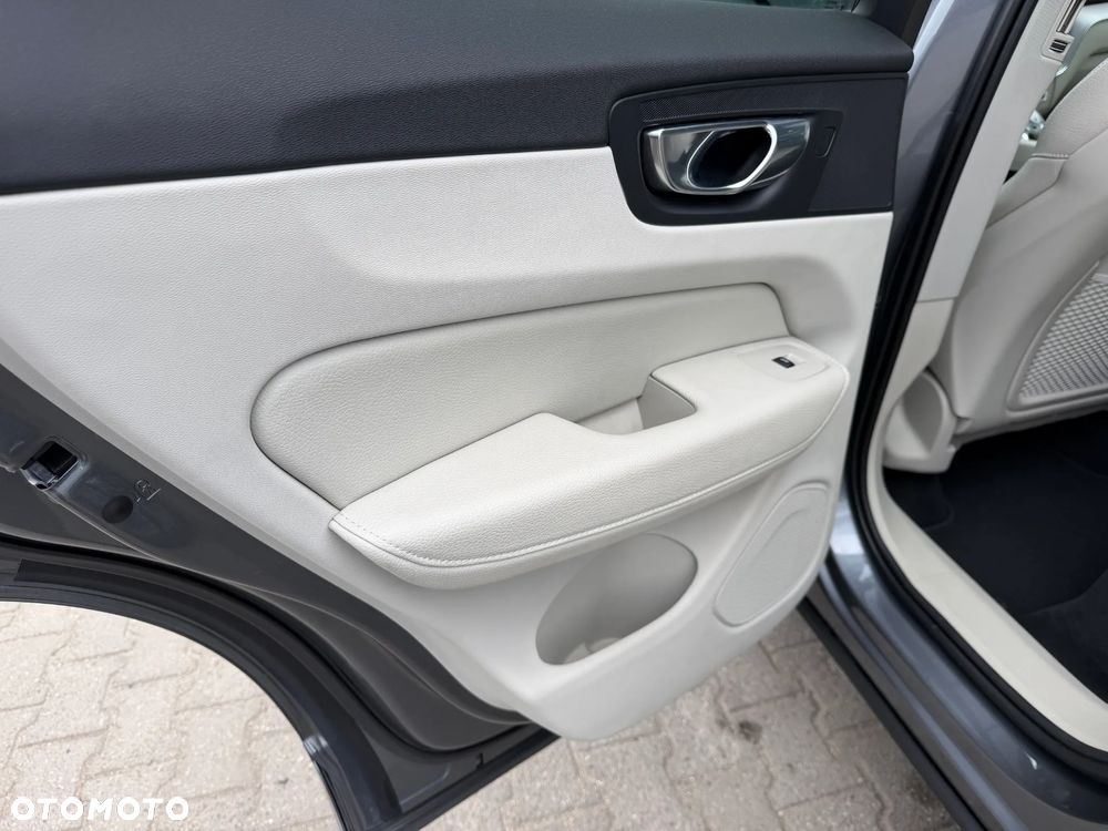 Volvo XC 60 B5 B AWD Inscription - 25