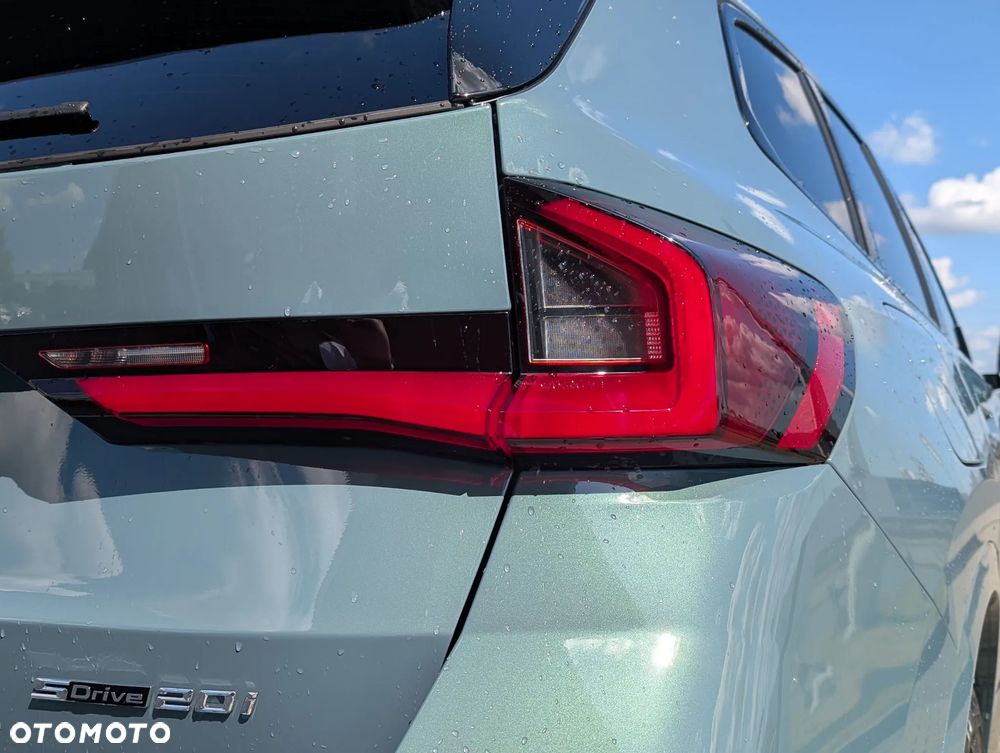 BMW X1 sDrive20i mHEV - 12
