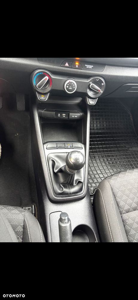 Kia Rio 1.2 M - 12