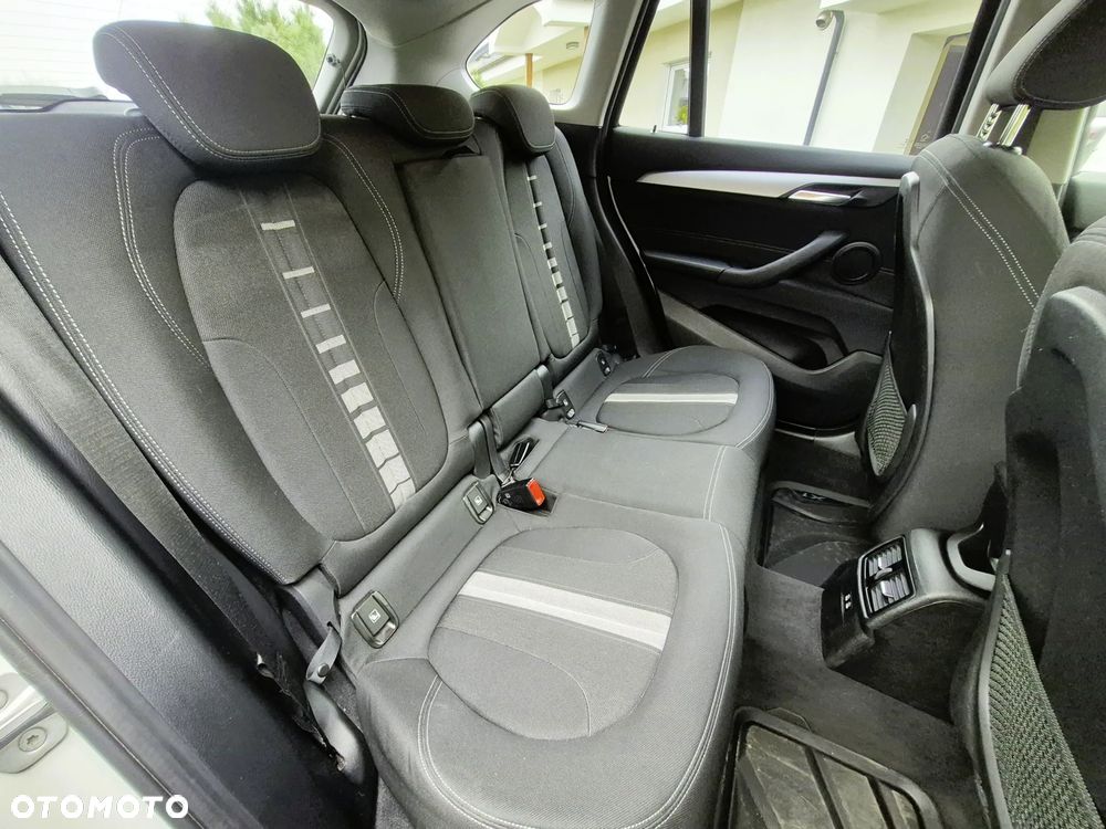 BMW X1 sDrive18i GPF Advantage - 20