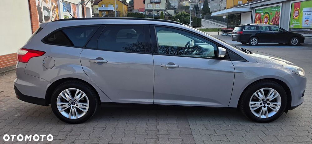 Ford Focus 1.6 TDCi DPF Start-Stopp-System SYNC Edition - 6