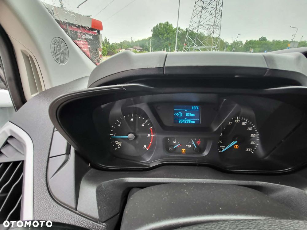 Ford Tourneo Custom - 8
