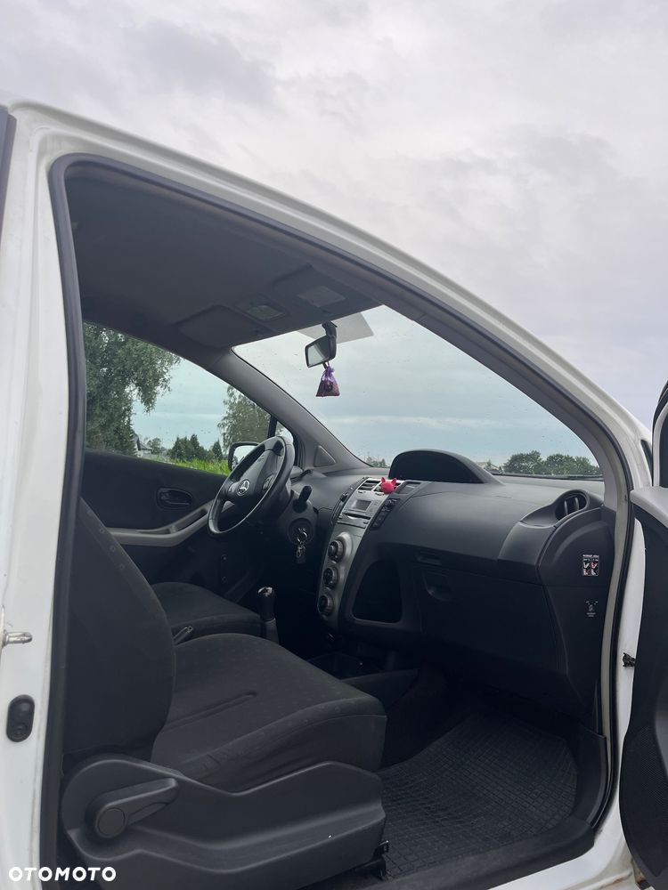 Toyota Yaris 1.0 Luna - 10